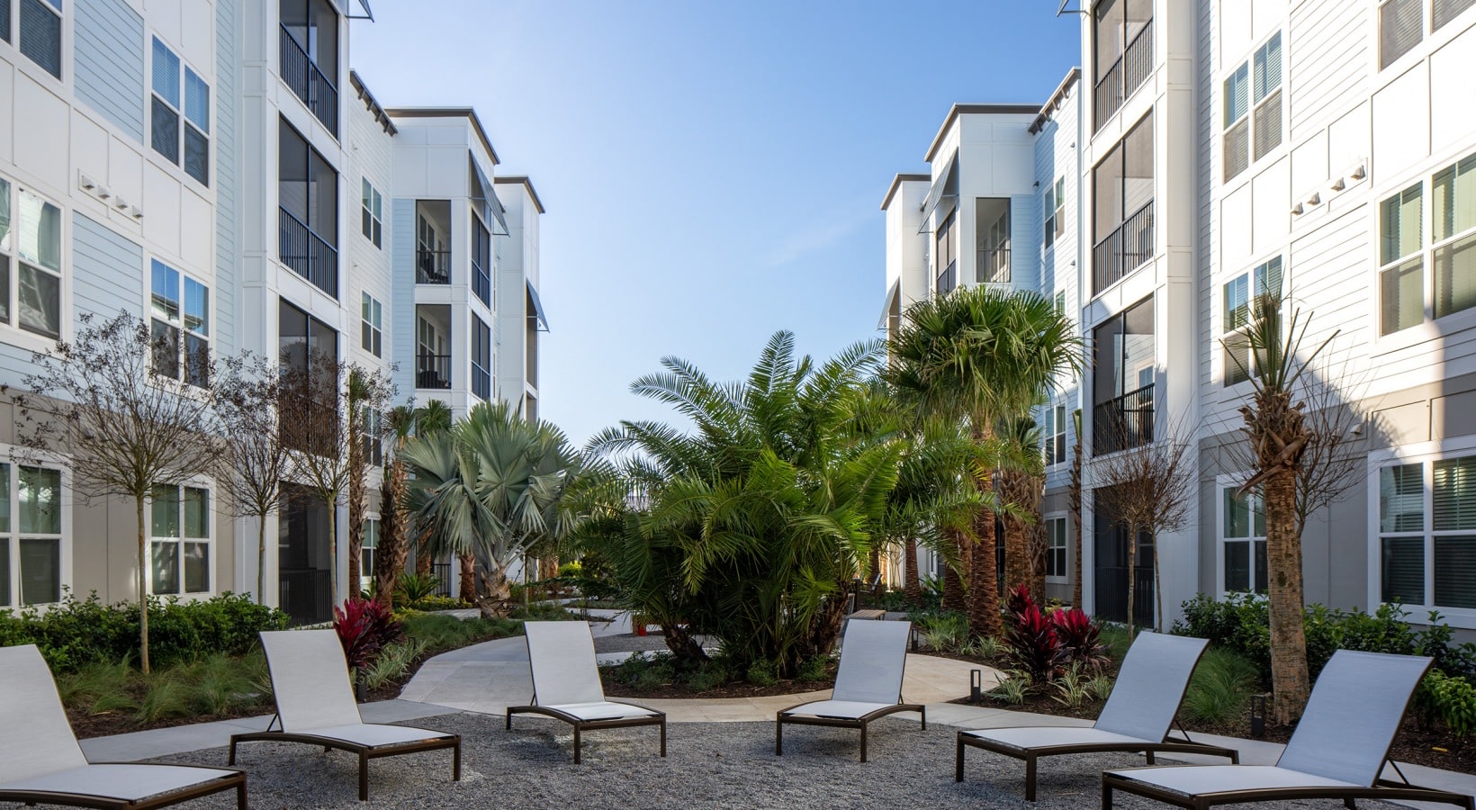 Aventon-Alaira-Amenities-Interior-Park-Seating-7b1f01013a82a2cb2e8f965c276425b6