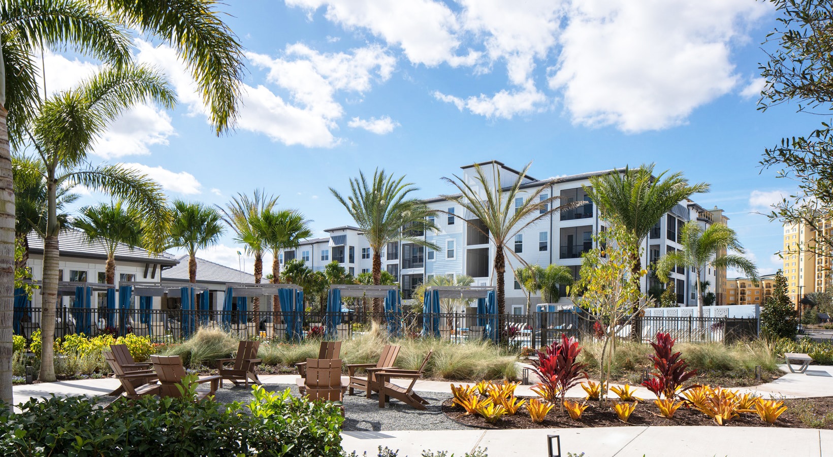 Aventon-Alaira-Interior-Park-Landscape-0ea8de7f6d7c02cfe006fe20d2cf5848