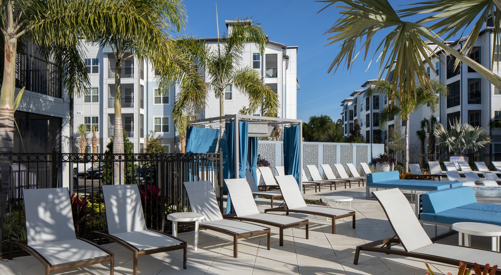 Aventon-Alaira-Pool-Seating-d64cc8569011980d5fc1a2d87d740ac4