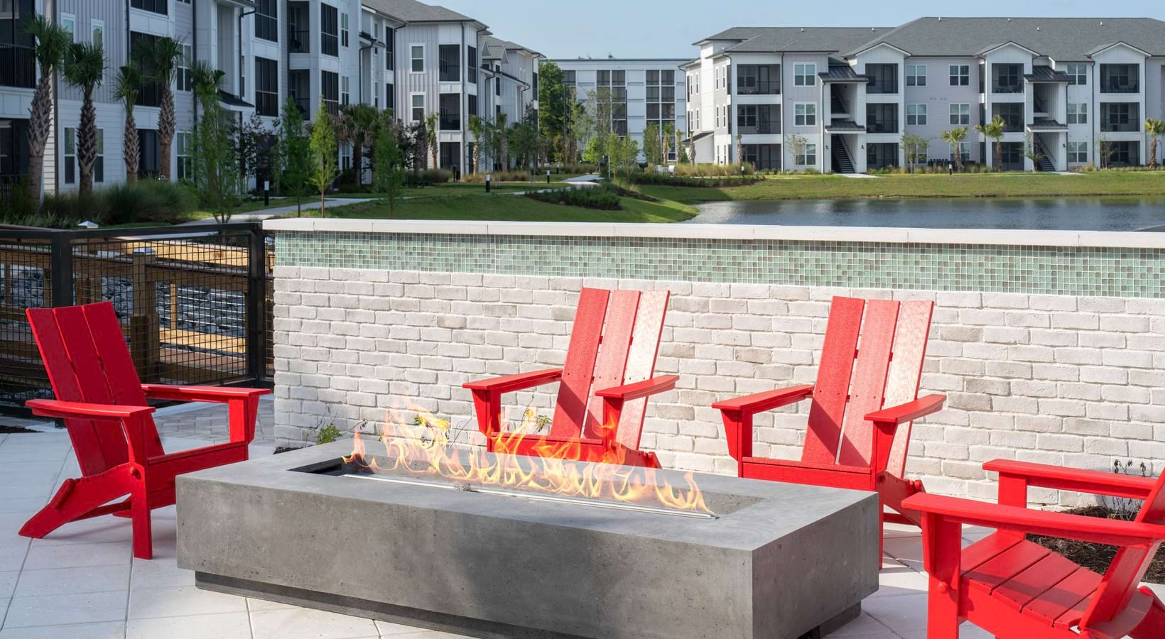 Aventon-Soraya-fire-pit