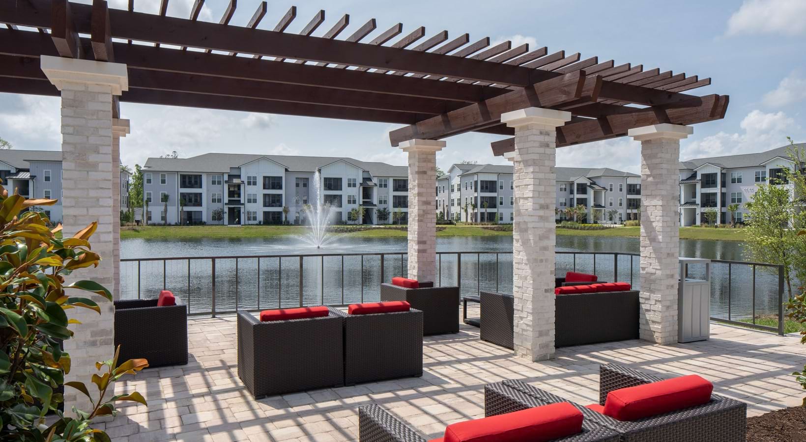 Aventon-Soraya-pondside-seating