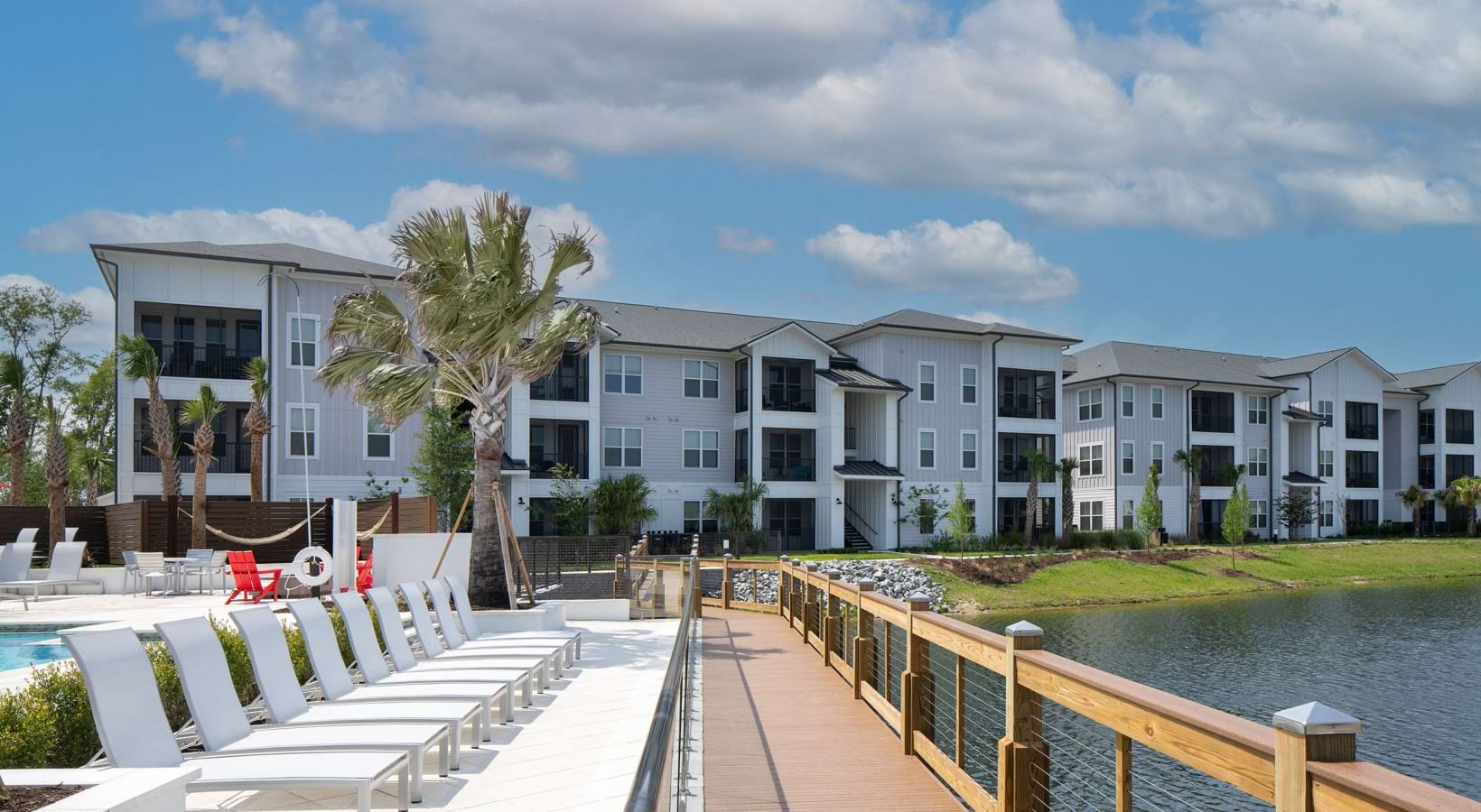 Aventon-Soraya-pool-side-w-pond