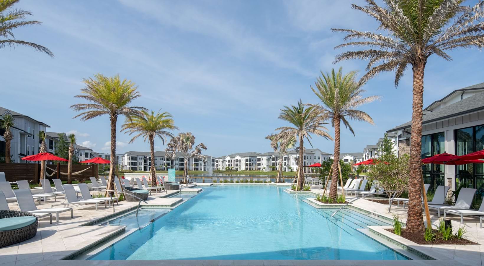 Aventon-Soraya-pool-wide