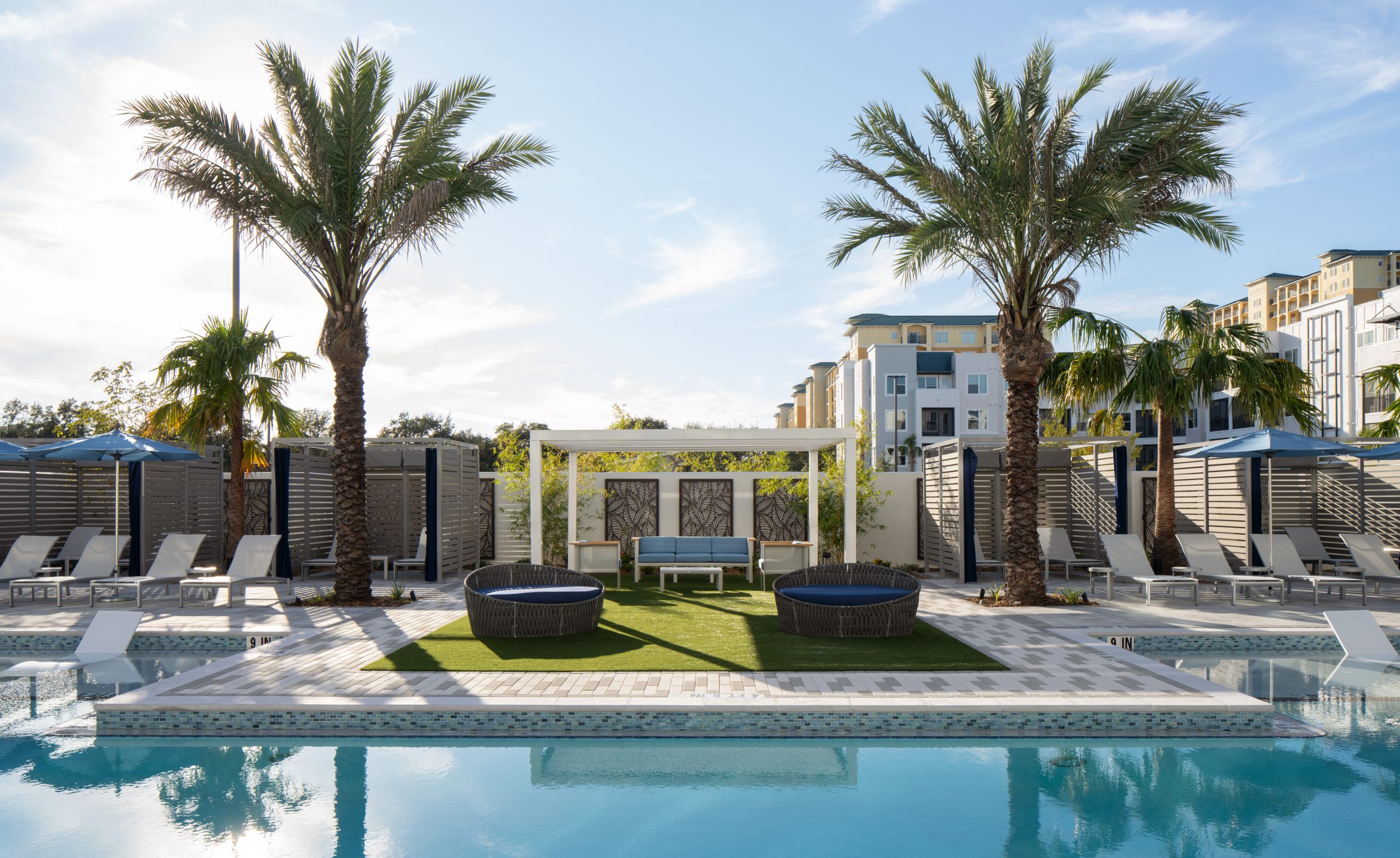 07-Aventon-Opal-Pool-Courtyard