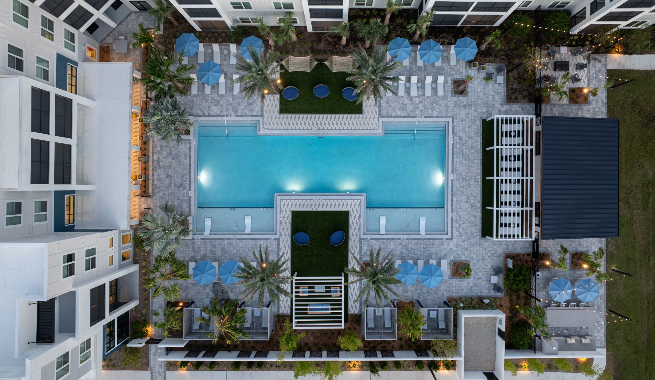 11-Aventon-Opal-Pool-Courtyard-Aerial