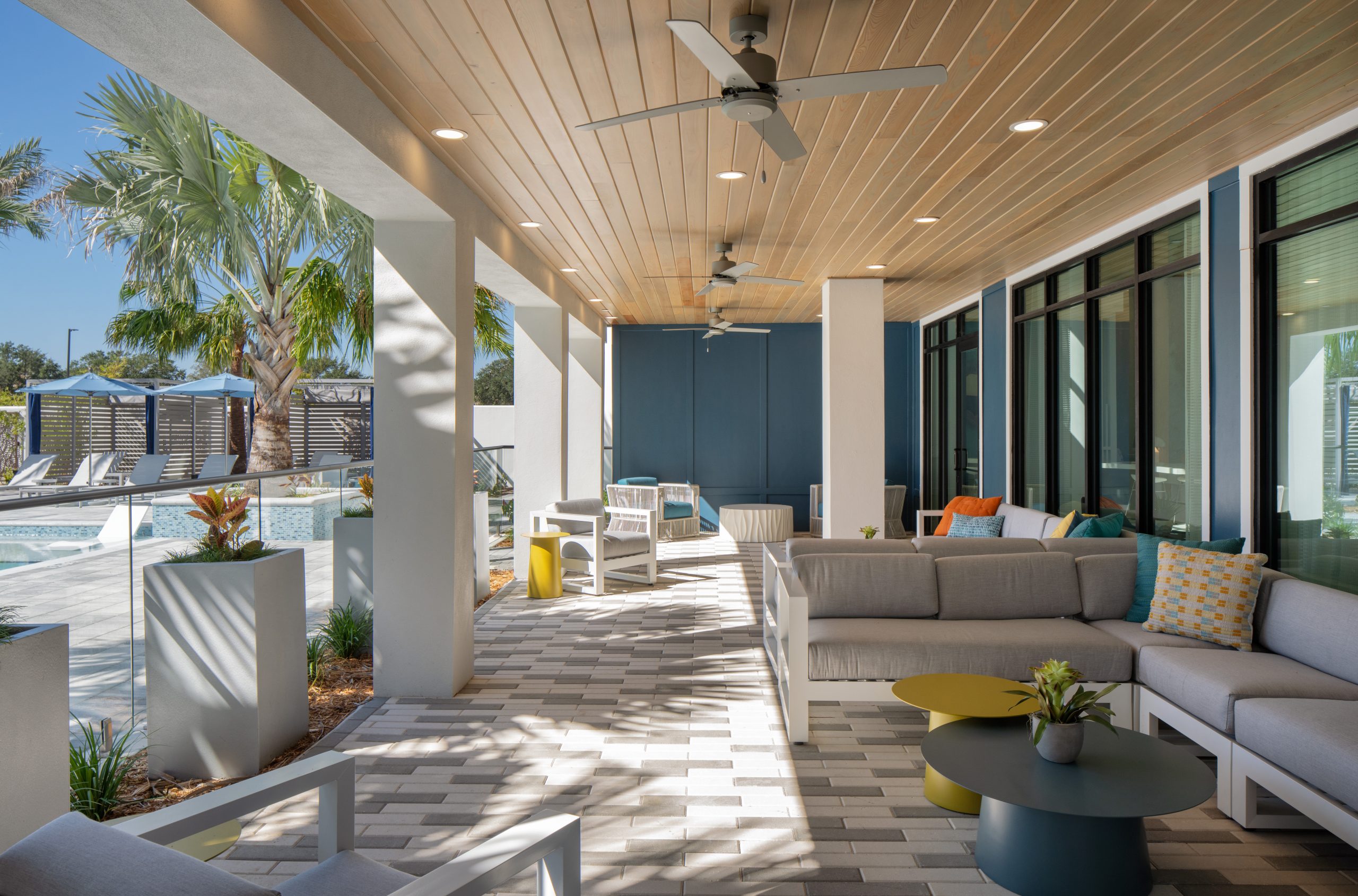 14-Aventon-Opal-Outdoor-Clubroom