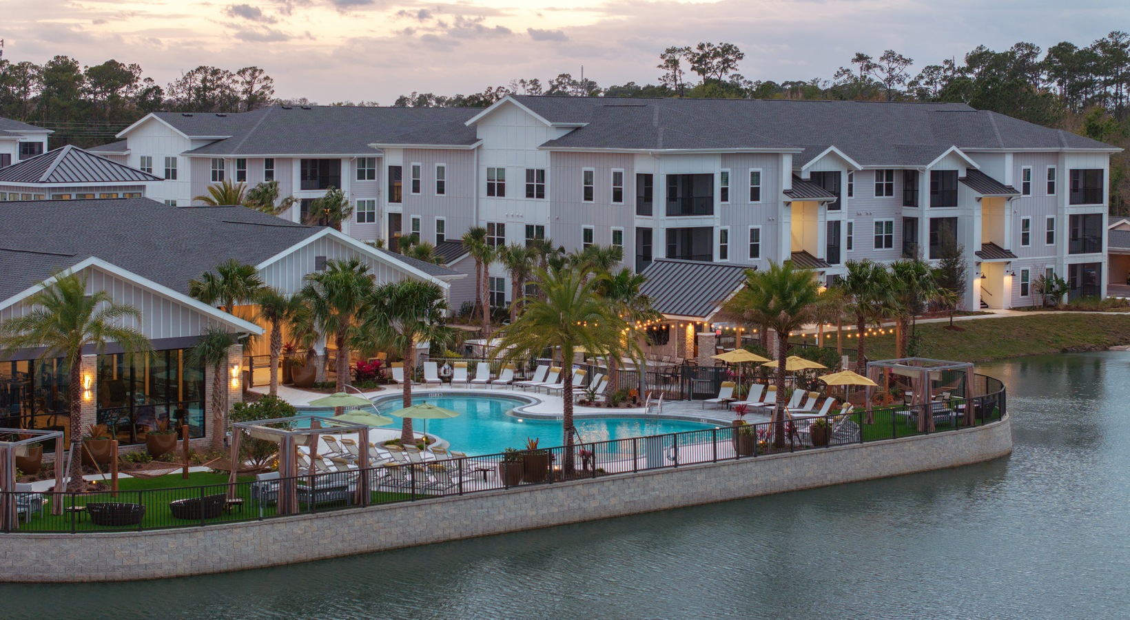 Aventon-Isabelle-Pool-Fourteen