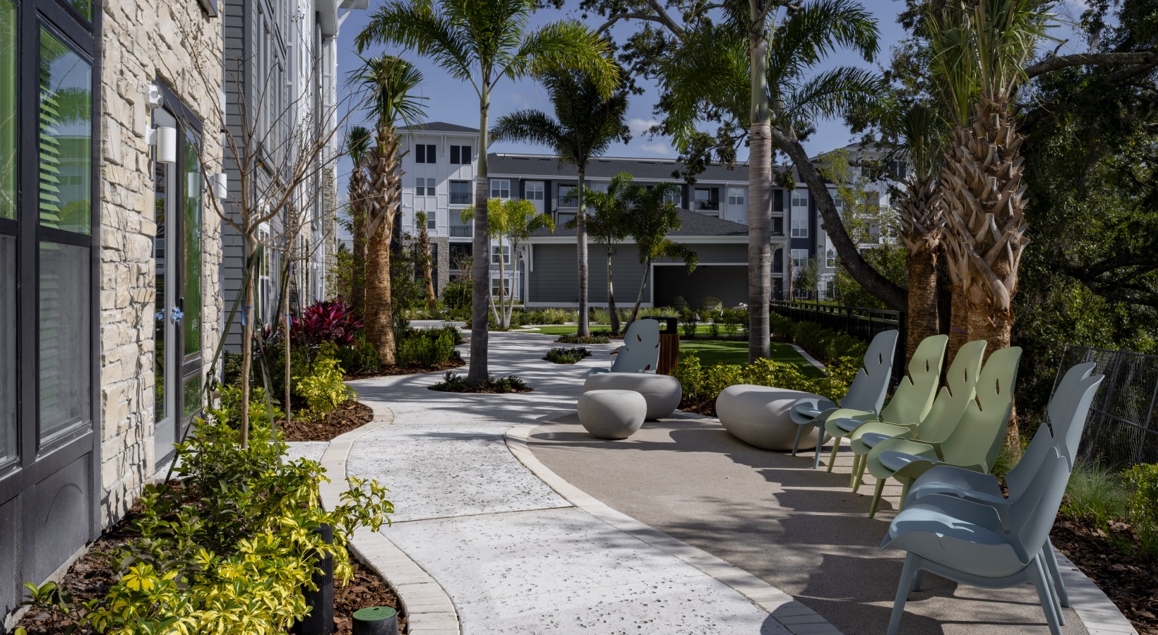 The_Sarah_1-12-25_013-98044c6841ddb8e5d81aed3425198112