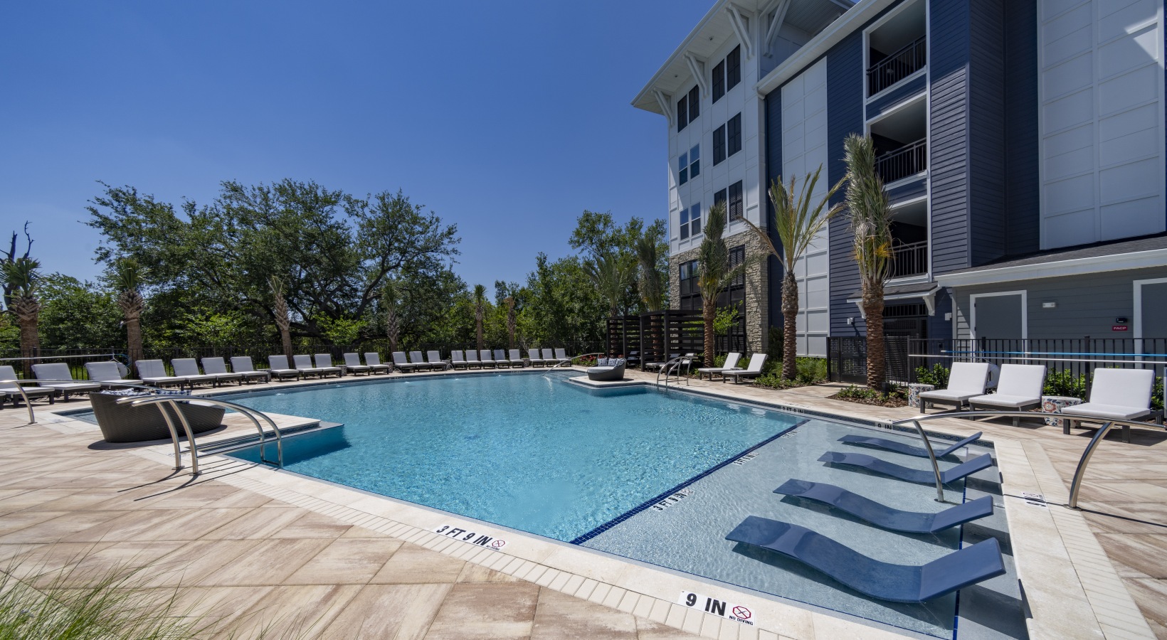 The_Sarah_4-15-25_024-1-6b72e5dbabcb02557dbe8b3757920eb6