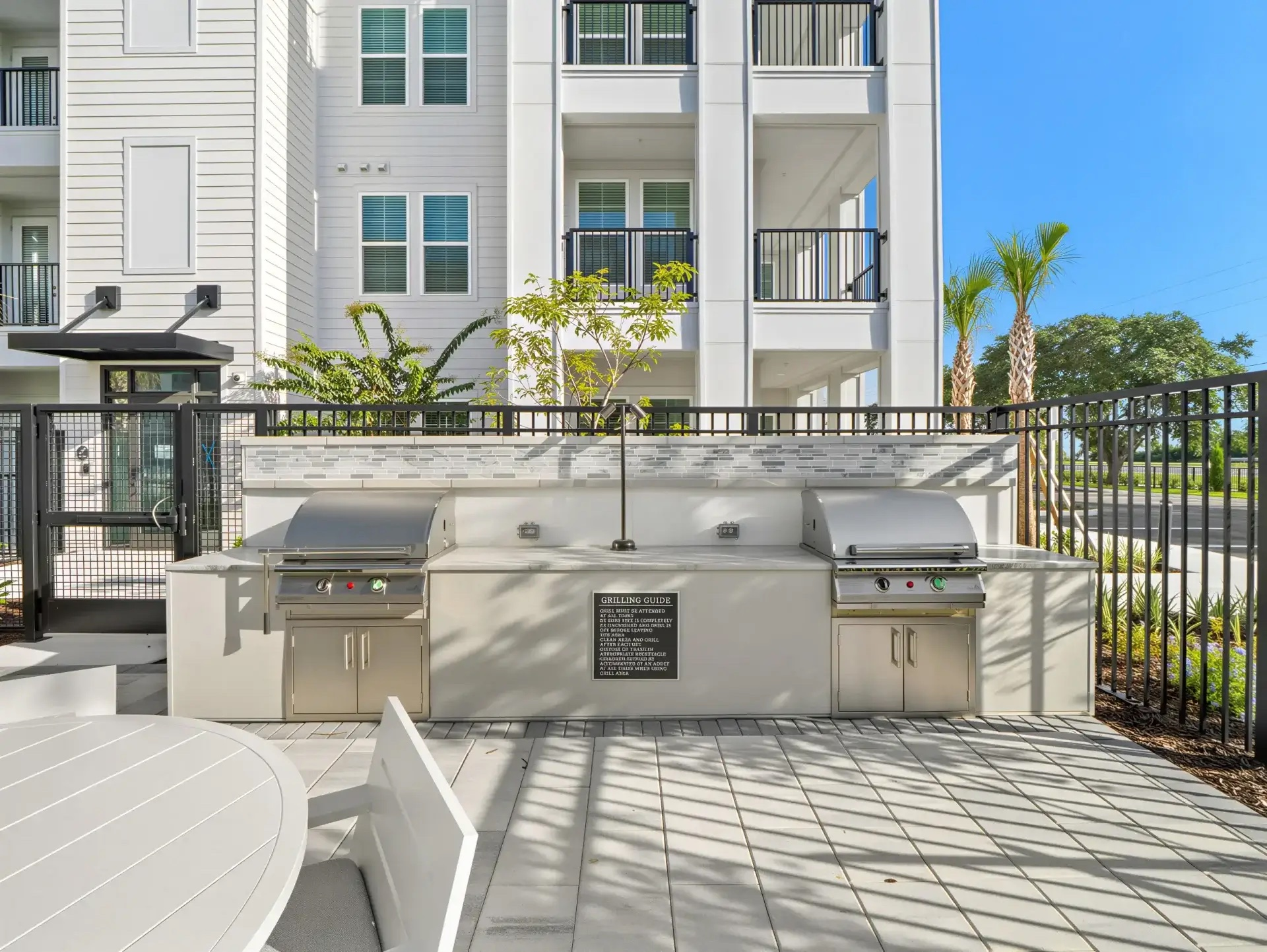 grill-area-1-tides-at-palm-bay-1920×1442
