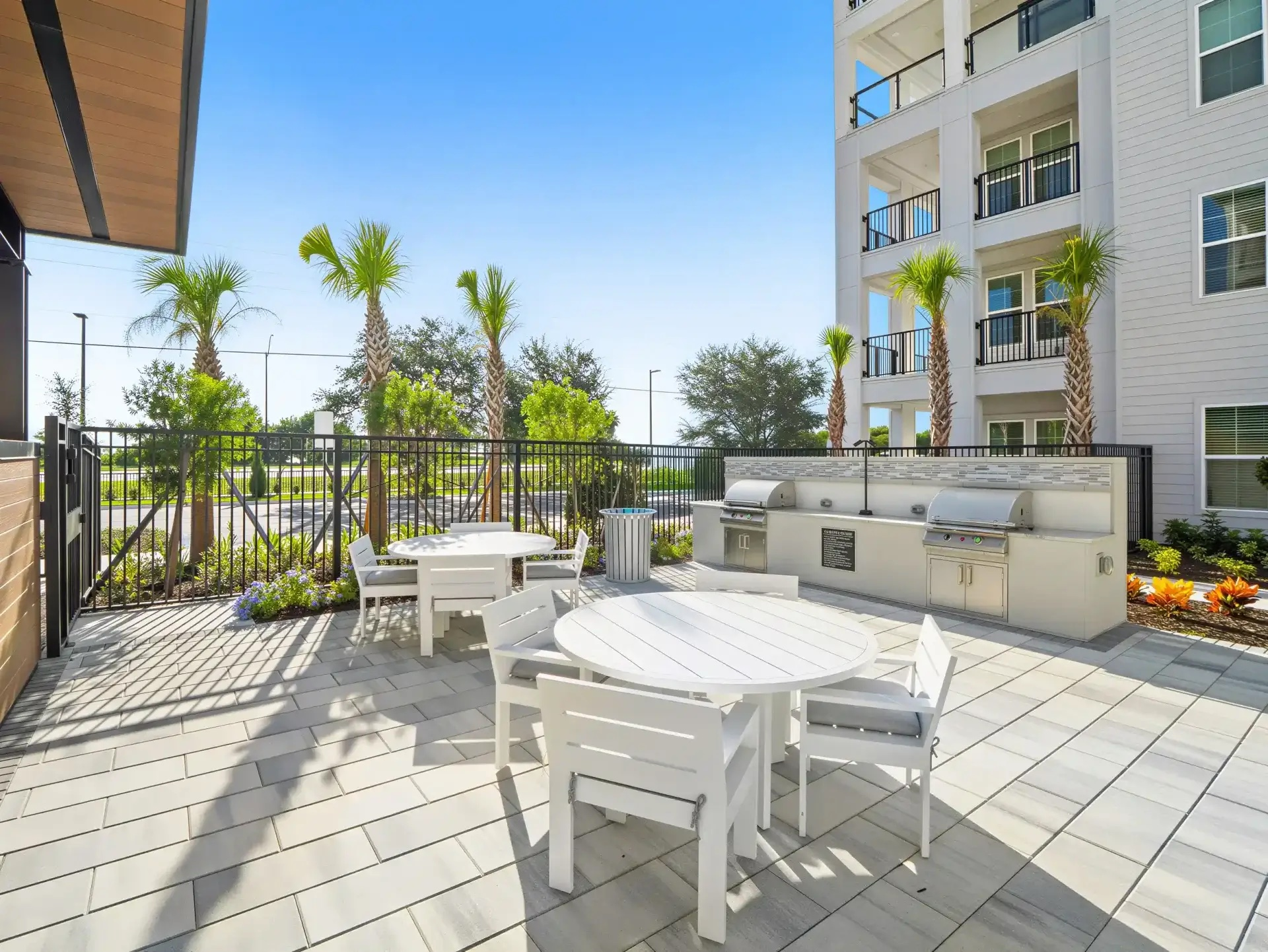 grill-area-2-tides-at-palm-bay-1920×1442