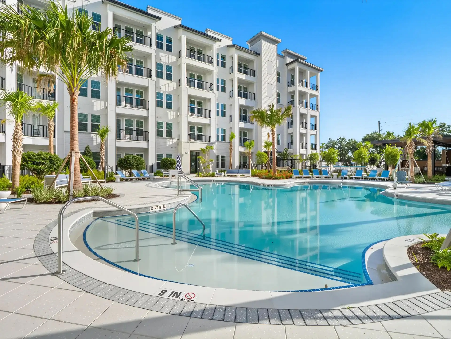pool-area-2-tides-at-palm-bay-1920×1442