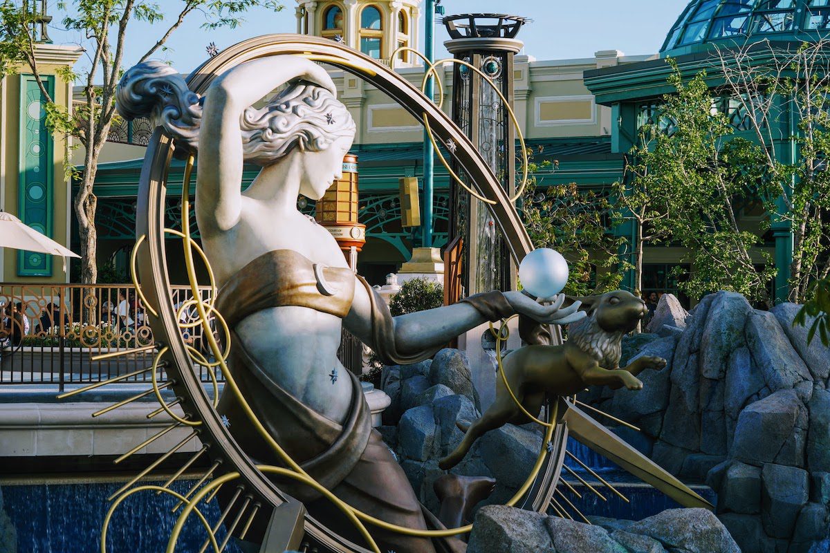 Luna-Celestial-Park-Epic-Universe-photo-by-Matt-Roseboom